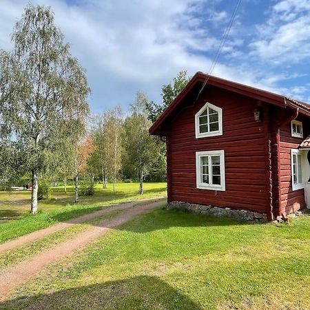Dalastuga Med Tillgang Till Badplats Leksand Luaran gambar