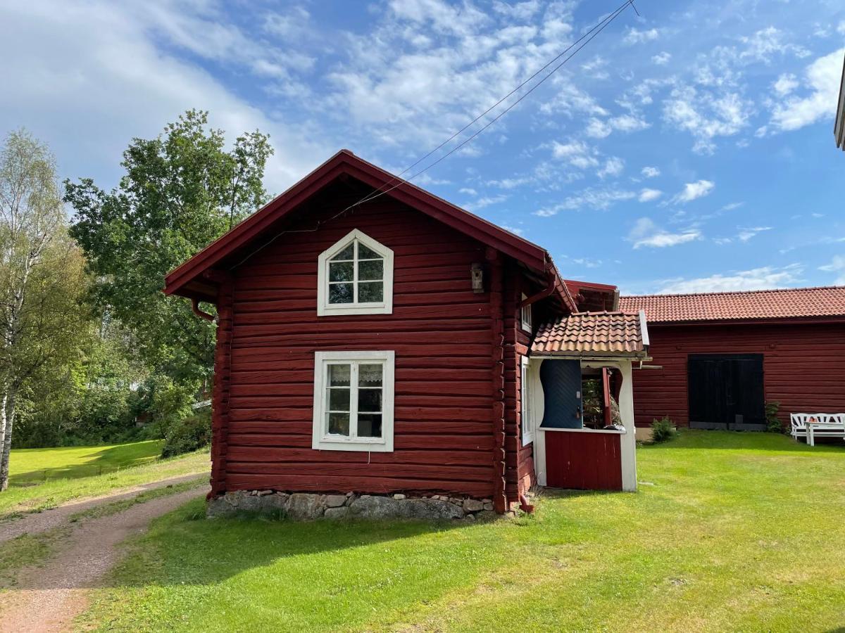 Dalastuga Med Tillgang Till Badplats Leksand Luaran gambar